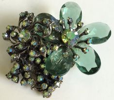 Marvelous Rare Vintage Miriam Haskell Brooch Pin~Green Glass/Aurora Borealis Rhinestones/Antiqued Si Mariam Haskell, Bloom Fashion, Green Aurora Borealis, Green Aurora, Miriam Haskell Jewelry, Art Deco Boho, Chic Pillows, Mid Century Jewelry, Miriam Haskell