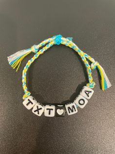 TXT MOA Bracelet! Txt Bracelet, Txt Moa, Diy Decoracion, Pretty Jewelry Necklaces, Pretty Jewelry, Creative Mind, Bracelet Ideas, Braided Bracelets, Pretty Jewellery