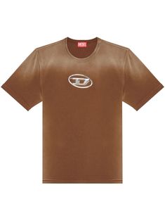 cognac brown cotton faded effect appliqué logo round neck short sleeves straight hem Brown Cotton Tops With Logo Print, Brown Logo Print Top For Streetwear, Brown Crew Neck T-shirt With Logo Print, Brown Graphic Tee With Logo Print, Brown Cotton T-shirt With Logo Print, Brown Crew Neck Top With Embroidered Logo, Diesel T Shirts, Brown T Shirt, Mens Fade