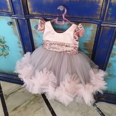 Vestido de la chica de la flor gris rosa traje de fiesta del | Etsy Pink Fitted Cotton Tutu Dress, Cotton Princess Party Dress, Pink Cotton Tutu Dress With Ruffles, Pink Cotton Princess Dress, Pink Cotton Tutu Dress For Parties, Gray Flower Girl Dress, Toddler Prom Dresses, Grey Flower Girl Dress, Baby Pageant