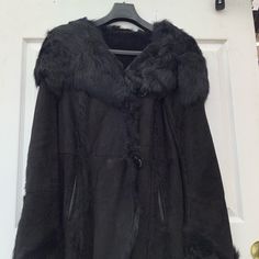 Viaveneto Genuine Shearling Lambskin Coat. With Hood Been Worn In Great Shape Made In Turkey Size S Elegant Shearling Outerwear For Cold Weather, Elegant Sheepskin Fur Coat With Faux Fur Trim, Elegant Shearling Fur Coat For Cold Weather, Elegant Shearling Outerwear With Faux Fur Trim, Black Hooded Fur Coat With Detachable Hood, Hooded Shearling Coat With Faux Fur Trim, Sheepskin Hooded Outerwear With Faux Fur Trim, Chic Black Sheepskin Fur Coat, Black Sheepskin Leather Jacket With Faux Fur Trim