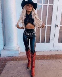 Nfr Fashion Outfits, Taylor Rousseau, Cute Country Concert Outfits, Nfr Outfits For Vegas Cowgirl Fashion, Country Festival Outfit, Country Music Festival Outfits, Country Outfits Women, Nfr Outfits, Country Concert Outfits