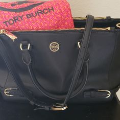 Tory Burch Robinson Black Bag With Gold Hardware. Can Be Worn As A Crossbody Or Top Handle Bag. Comes In Dust Bag. In Great Condition. Dimensions 13 W 7 H Designer Leather Bags, Marc Jacobs Handbag, Tory Burch Robinson, Tory Burch Handbags, Black Leather Tote, Tory Burch Bags, Tory Burch Bag, Satchel Purse, Large Bag