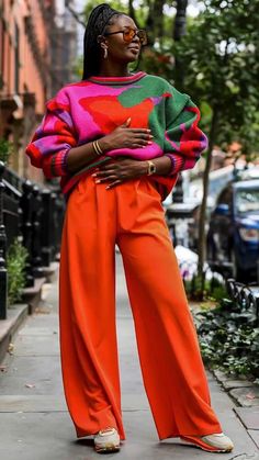 Colorful Fashion Winter, Dopamine Dressing Office, Women Executive Fashion, Bright Monochrome Outfit, Dopamine Work Outfits, Colorful Patterned Outfits, Colorful Fashion Black Women, Creative Elegant Outfit, Colorful Chunky Sweater