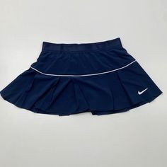 Old Money Sportswear, Dream Clothes Skirts, Nike Mini Skirt, Where To Buy Skirts, Little Skirt Outfit, Tennis Skirt Styling, Old Nike Clothes, Nike Skirt Outfit, Navy Blue Skirt Outfits