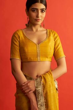 Yellow Blouse Designs, Mustard Yellow Blouse, Saree Blouse Styles, Saree Blouses Online, New Saree Blouse Designs, Blouse Designs Silk, Yellow Saree, Elegant Blouse Designs, Silk Saree Blouse