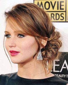 28 Classy Updos For Thin Hair Ideas to Inspire You Side Bun Updo, Jennifer Lawrence Hair, Up Dos For Medium Hair, Penteado Cabelo Curto, Short Hairstyle, Mid Length Hair