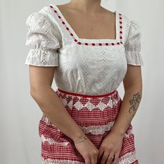 Just Gorgeous 1970s Vintage Gingham Dress With Square Neckline + Open Back. This Piece Is A Prairie Dream + Is In Beautiful Condition. Keep It Classic Or Modernize It Up With Black Lug Sole Shoes + Some Black Accessories. Fits Like A Size Small, Refer To Measurements. Measurements (Taken Flat Across): Pit To Pit: 18.5" Waist: 13.5" (Fits 27" Waists Best) Hips: 23" Length From Shoulder To Hem: 56" All Sales Are Final. ( Vtg Vintage 1970s 70s Vintage 60s 1960s Prairie Cottagecore Western Country Red Gingham Plaid Checked Checkered Cottage Core Picnic Eyelets ) Cottage Core Picnic, Dress With Square Neckline, Vintage Gingham, Black Accessories, Red Gingham, Prairie Dress, Dresses Backless, 70s Vintage, Sole Shoes