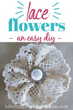 an easy crochet flower is shown with the words lace flowers and it's center