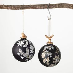 Patterned Woodland Ornaments Black Christmas Ornaments, Christmas Centrepiece Table, Woodland Ornaments, Winter Foliage, Natural Christmas Decor, Gold Animals, Natural Christmas, Woodland Christmas, Holiday Store