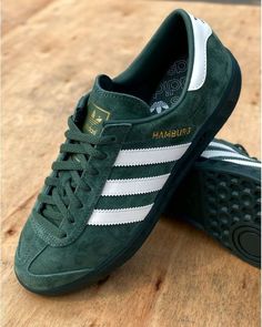 Adidas Sneakers Outfit, Vintage Shoes Men, Adidas Hamburg, Adidas Og, Forest Grove, 90s Fashion Men, Green Adidas, Adidas Classic, Adidas Shoes Women