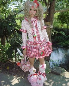 Vkei Pfp, Outfit Winter Ideas, Y2k Douyin, Hello Kitty Hair Clips, Inspo Reference, Kawaii Oc, Hello Kitty Hair, Red Blonde, Frilly Skirt