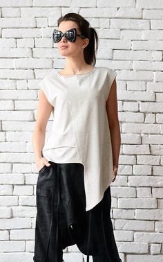 NEW Off White Asymmetric Top/Extravagant Sleeveless Loose Tunic, Asymmetric Top, Casual Summer Tops, Top Plus Size, Casual Vest, Sleeveless Tunic, Asymmetrical Tops, Front Tie Top, Casual Black