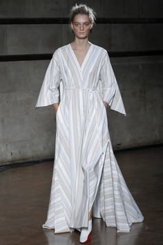 Palmer Harding Spring 2018 Ready-to-Wear Long Striped Dress, Full Dress, Fashion Show Images, Runway Trends, Abayas Fashion, Fashion 2018, Fashion Show Collection