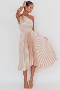 Calissa One Shoulder Pleated Midi Dress Champagne by Selfie Leslie Breezy Style, Yellow Bridesmaid Dresses, Dress Champagne, Yellow Bridesmaids, Lace Bodycon Dress, Iron Material, Date Night Dresses, Pleated Midi Dress, Mini Dress Casual