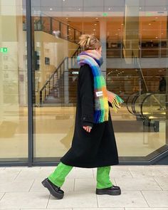 Coloured Scarf Outfit, Colored Scarf Outfits, Color Scarf Outfit, Colorful Scarf Outfit Winter, Colourful Winter Fashion, Funky Winter Outfits, Colourful Winter Outfits