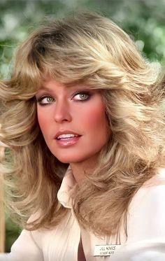 70s Haircuts, Farah Fawcett Hair, Honey Brown Hair Color, 70’s Hair, 1970s Hairstyles, Brown Hair Shades, Honey Brown Hair, 70s Hair, Dreamy Aesthetic