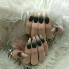 Stelleto Nails, Nail Designs Bling, Vampire Nails, Makeup Crafts, White Coffin Nails, Coffin Nails Matte, Nail Design Video