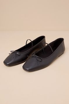 Let the compliments come because the Lulus Gilly Black Bow Ballet Flats will have everyone's attention the moment you step into the room! Smooth faux leather shapes these perfectly chic flats that feature a sleek slip-on silhouette with a square-toe upper, a dainty bow detail, and a slender elastic strap at the vamp. Pair with jeans and a white tee for an effortlessly trendy 'fit! 0. 25" rubber heel. Lightly cushioned insole. Rubber sole has nonskid markings. Man made materials. Imported. Lulus Trendy Faux Leather Flats, Office Faux Leather Flats With Flat Heel, Elegant Spring Faux Leather Flats, Classic Square Toe Flats For Everyday, Elegant Everyday Flats With Square Toe, Elegant Square Toe Flats For Everyday, Spring Slip-on Flats With Square Toe, Slip-on Flats With Square Toe For Spring, Elegant Faux Leather Flats With Flat Heel