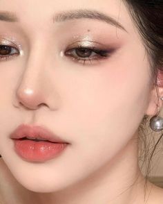 Korean Bridal Makeup, Wedding Makeup Asian, Korean Wedding Makeup, Makeup Layout, Makeup Asian, Korean Wedding, Asian Eyes, Asian Eye Makeup