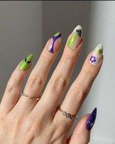 👽 Explore cosmic vibes with these out-of-this-world alien nail designs! Perfect for those who love to stand out with unique and futuristic styles. These designs feature extraterrestrial motifs and celestial elements that are sure to spark curiosity. 💅 #aliennails #cosmicnails #nailart #naildesigns #manicureinspo #nailfashion #extraterrestrialnails #spaceinspirednails #nailideas #nailinspiration #nailstyle #nailtrends #nailpolish #nailartist #nailaddict #naillove #nailgoals Chrome Space Nails, Starfire Nails Designs, Lava Lamp Nails Short, Astronaut Nail Art, Alien Nail Ideas, Alien Nail Art Design, Alien Inspired Nails, Ufo Nail Art, Elemental Nails