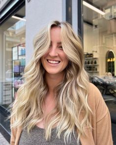 20+ Blonde Hair Color Ideas and Top Trends for 2023 Color Psychology 2023 Hair Color, Champagne Blonde Hair, Black Women Hair Color, Long Hair Trends, Dark Blonde Hair Color, Silver Blonde Hair, White Blonde Hair, 2023 Hair