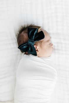 Dress it up! Handmade by local moms from soft, high-quality velvet. Sizes Available: Small (2.75" x 3"), Large (2.75" x 4.5") Green Bows, Small Bows, Large Bow, Velvet Bow, Nylon Headbands, Knot Headband, Bow Headband, Soft Velvet, Little One