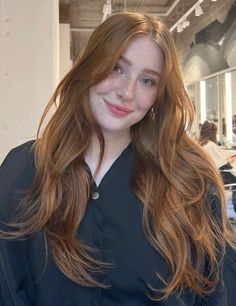 Light Ginger Brown Hair, Natural Ginger Hair, Ulzzang Hair, Shades Of Red Hair, Haircuts For Long Hair With Layers, Pretty Redhead, Redhead Models, Hair Color Options