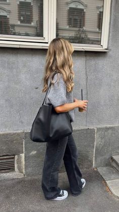 Scandinavian Winter Fashion, Scandinavian Style Summer, Europe Fall Outfits, Study Outfit, Outfits Los Angeles, Stockholm Fashion Week