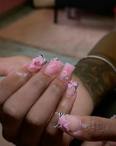 Short Acrylic Nails Duck, Natural Short Nail Designs, Short Pink Square Nails, Short Nail Set Ideas, Pink Tip Nails, Hippie Nails