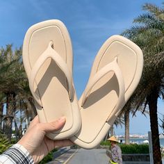 Rubber Slippers Flip Flops, Rome Fashion, Rubber Slippers, Flat Heels, Outdoor Slippers, Summer Slippers, Beach Slippers