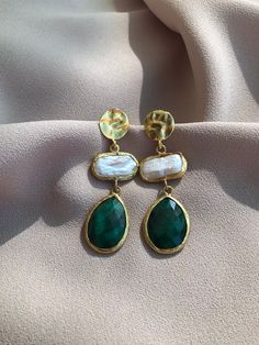 NEW ! Pearl Emerald Combination Earrings, Natural Stone Pearl Design Earrings, Real Pearl Gold Earrings, Wedding Jewelry, Mother Gift, Daily Stylish Touches  ! You will feel energetic and stylish with our earrings combined with natural emerald stones and pearls. It is known that emerald stone has effects on people such as strengthening immunity. You will reflect your unique look with your earrings combined with emerald stones and pearls. If you wish, you can create your own jewelry set by orderi Emerald And Pearl Earrings, Pearl Gold Earrings, Earrings Real, Gold Earrings Wedding, Gold Pearl Earrings, Pearl Design, Design Earrings, Real Pearls, Emerald Earrings