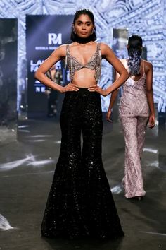 Shop for Ritika Mirchandani Black Net Mari Metallic Disco Floral Bustier And Sharara Set for Women Online at Aza Fashions Ritika Mirchandani, Pleated Saree, Net Embroidery, Tassel Blouse, Floral Bustier, Black Bustier, Lakme Fashion Week, Party Wear Indian Dresses, Sharara Set