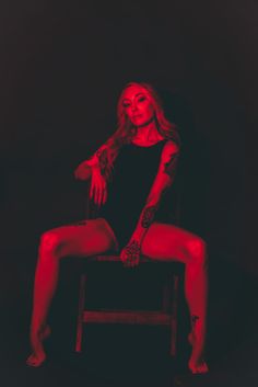 Blonde woman with tattoos in red and black photograph with black bodysuit. Boudoir posing with high contrast. Gel Photography, Neon Photoshoot, Headshots Portraits, Beautiful Photoshoot Ideas, Tattoo Photography, Photoshoot Concept