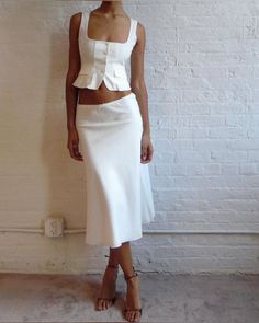 White Linen Skirt Outfit, Midi White Skirt, Outfits Blancos, Vietnam Clothing, Vietnam Tailor, Linen Skirt Outfit, White Silk Skirt, White Two Piece Outfit, Instagram Mood Board