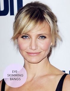 Hair extensions can be used to cover bangs for special occasions or for a new look. Here are some tips for choosing the right fringe bangs that are right for you. Haircuts For Long Hair With Bangs, Renée Zellweger, 50s Hairstyles, Square Face Hairstyles, Bangs With Medium Hair, Cameron Diaz, Fringe Hairstyles, Long Hair With Bangs, Haircuts For Long Hair