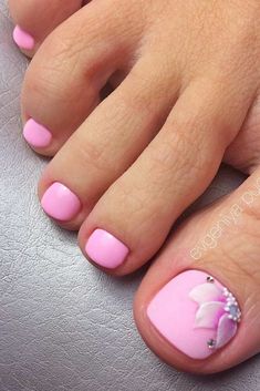 Beach Toe Nails, Pink Toe Nails, Feet Nail Design, Pedicure Designs Toenails, Nagellack Trends, Pretty Toe Nails, Cute Toe Nails, Summer Toe Nails, Pedicure Designs