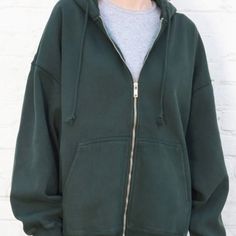 Oversized zip-up hoodie from Brandy Melville. Dark green color. Zip Up Hoodie Outfit Aesthetic, Brandy Hoodie, Brandy Melville Hoodie, Christy Hoodie, Oversized Zip Up Hoodie, Hoodie Aesthetic, Hoodie Green, Hoodie Outfit, Zip Up Hoodies