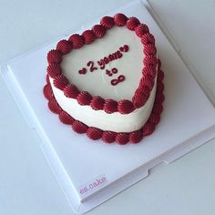 Cute Cakes For Anniversary, Happy 2 Year Anniversary Cake, Two Year Anniversary Cake, 2 Year Anniversary Cake Ideas, Mini Cakes For Boyfriend Anniversary, 3 Anniversary Cake, Cute Anniversary Cake Ideas Simple, Anniversary Mini Cake Ideas, 4 Year Anniversary Cake