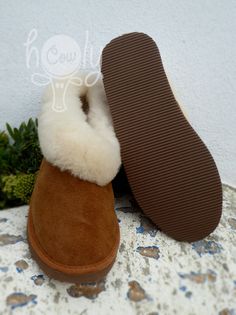 Amazing wholesale discounts on larger orders. 100% handmade sheepskin slippers available in all sizes as we custom make them to your actual feet measurements. These beautiful leather slippers combine style and functionality. An enormous amount of care and energy goes into making each slipper. They are totally unique, unbelievably comfortable, breathable and durable. The sole is made from a layer of soft flexible rubber foam for excellent grip and durability. For more of our handmade moccasins bo Hippie Sandals, Handmade Moccasins, Slippers Womens, Cozy Slippers, Leather Leaf, Boho Sandals, Sheepskin Slippers, Moccasin Boots, Leather Moccasins