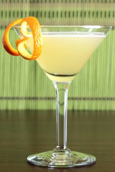 Gin Aloha Cocktail Gin Drink Recipes, Sour Drink, Gin Sour, Gin Recipes, Gin Cocktail Recipes, Cocktails To Try, Gin Drinks, Fancy Cocktails, Beer Cocktails