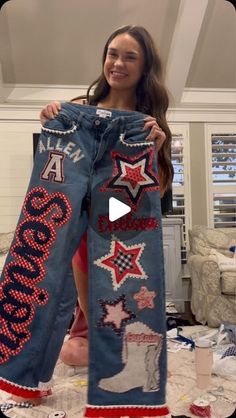 Sofia on Instagram: "This is your sign to make senior jeans!!   #seniors #classof2025 #ska" Senior Jeans Overalls, Senior Jeans Patches, Senior Overalls Black And Gold, Senior Overalls Ideas High Schools 2025, Diy Senior Jeans, Senior Denim Jeans, Senior Jeans Aesthetic, Senior Jeans Painted 2023 Back