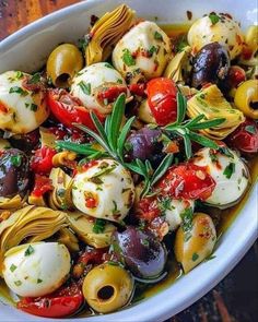 Olives Appetizer, Marinated Mozzarella Balls, Olive Recipes Appetizers, Marinated Mozzarella, Mozzarella Balls, Marinated Olives, Olive Recipes, Mediterranean Diet Recipes