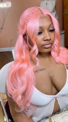 Pink Hair For Birthday, Pastel Pink Hairstyles, Pink Middle Part Wig With Curls, Bestie Wig Ideas, Pink Wig Styles For Black Women, Pink Hair Birthday Outfit, Pink Frontal Wig Hairstyles, Colored Wigs On Light Skin Women, Soft Pink Wig