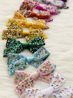 5 inch Handmade velvet bow clips with detailed sequin and bead work is cute and fun for any occasion. The back is soft alligator clip, you can change it left of right. OPTIONS: from drop menu -select color of bow. SIZE: 5 inches. *These bows are hand tied and each bead and sequin is sewn on by hand, so no 2 bows are exactly same, it may vary little.If you have any questions please message me. FOLLOW US ON INSTAGRAM @party_with_ava Crochet Hair Pins, Hair Bands Diy, Embroidered Hair Bows, Diy Hair Scrunchies, Diy Hair Accessories Ribbon, Velvet Bows, Bows Diy Ribbon, Fabric Hair Bows, Amazon Baby