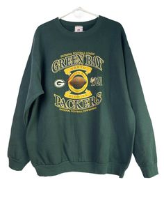 Green Bay Packers NFL Crew Neck Sweatshirt 90’s ? Size XL. See front appears to have a flaw on screen printing see photos pit-pit 26” length 29” sleeve 23” shoulders 24” Condition is "Pre-owned". Shipped with USPS First Class. Etsy Sweatshirts, Nfl Sweatshirt, Game Day Sweatshirt, Game Day Football, Aeropostale Sweater, Nfl Packers, Nfl Green Bay, Football Sweatshirt, Pinterest Closet