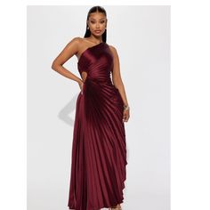 New With Tags Size 2xl One Shoulder Maxi Dress, Dress Pleated, Fashion Nova Dress, Satin Maxi, Pleated Fabric, Satin Maxi Dress, Asymmetrical Hem, Merlot, Holiday Dresses