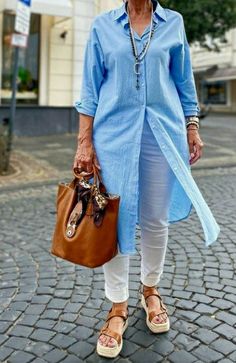 Classy Mom Outfits Over 40, Mode Ab 50, Hiking Outfit Spring, Hiking Tattoo, Casual Chic Outfits, Stylish Outfits For Women Over 50, Hiking Outfit Women, Hiking Fashion, Over 50 Womens Fashion