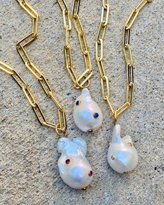 jemma sands on Instagram: “our beautiful pacific one-of-a-kind baroque pearl drops with bezel set gems + champagne diamonds @wheatboutique @fsanguilla ☀️​​​​​​​​…” Jewels Diy, Pretty Jewelry, Design Earrings, Champagne Diamond, Jewellery Design, Indian Jewellery, Pretty Jewellery, Pearl Drop