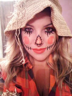 quick and easy scarecrow Hallo Costumes, Scarecrow Makeup, Scarecrow Costume, Halloween Makeup Diy, Halloween Decor Diy, Diy Halloween Costume, Diy Halloween Decor, Halloween 2014, Halloween Party Diy